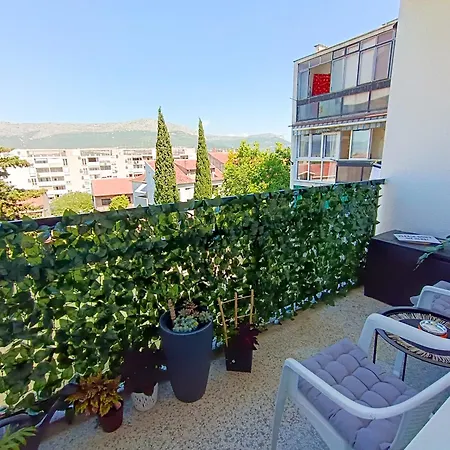Retro Apartment